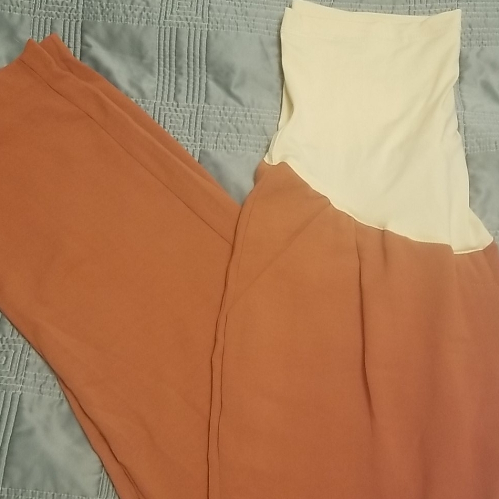 Pinkblush maternity pants size M/L